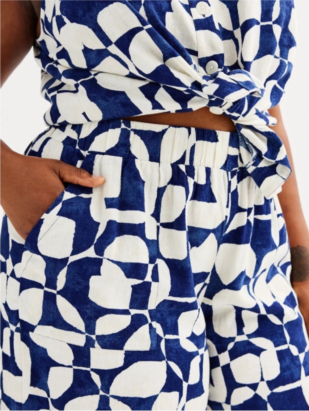 Sonoma Blue and White Geometric Cropped pant